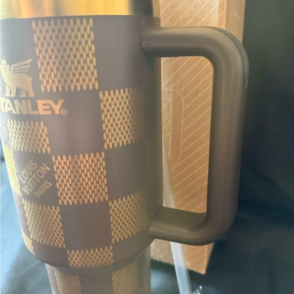 New Stanley 40oz Laser LEngravedV Brown and Gold Checkered Tumbler - Picture 5 of 8